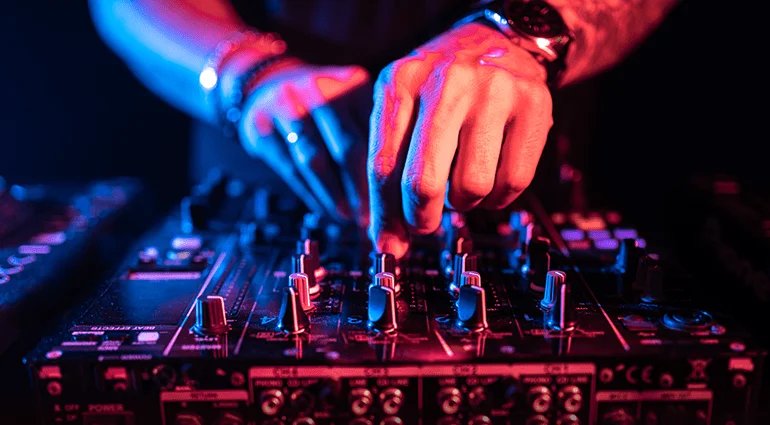 LA MUSICA ELECTRONICA LLEGA A LA FIESTA DE LA CONFLUENCIA 2025
